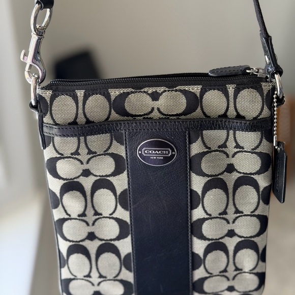 Coach Handbags - Gorgeous COACH Black & Gray Signature Crossbody. Very clean EUC